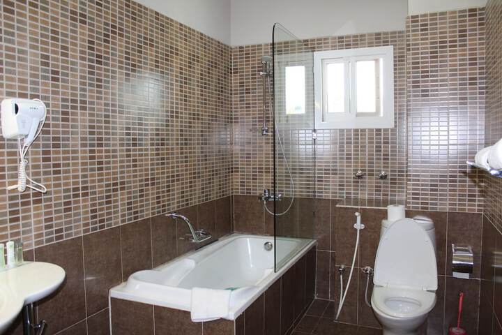 Room 15 of 24