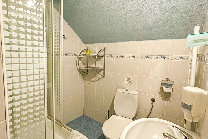 Room 21 of 51