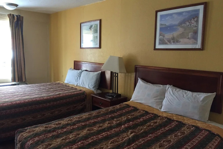 Room 8 of 30