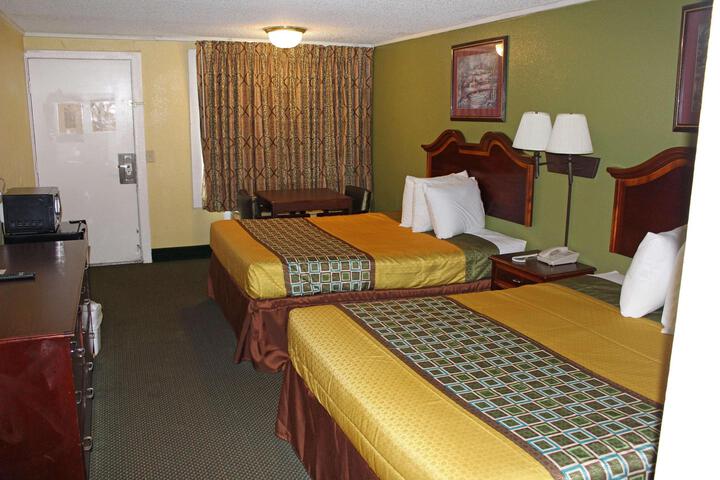 2 Queen Beds (4 of 14)