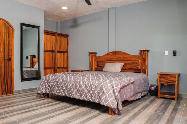 Room 2 of 49