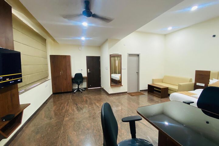 Room 12 of 35