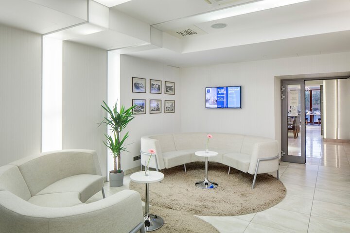 Guest Lobby