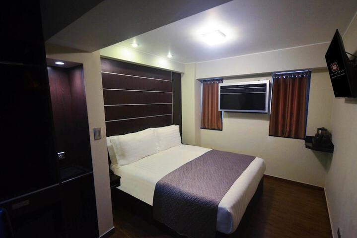 Room 9 of 32