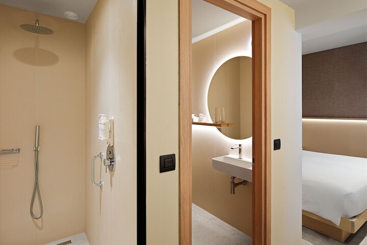 Room 78 of 154