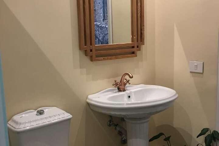 Room 100 of 124