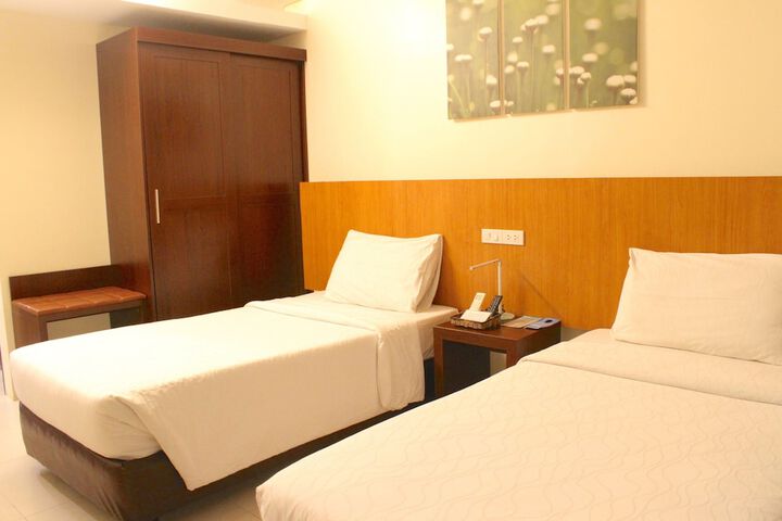 Room 35 of 159
