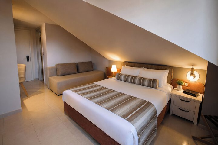 Room 25 of 101