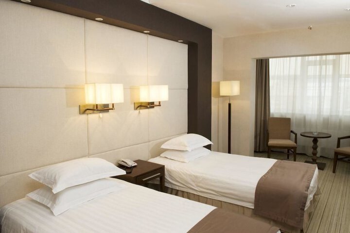 Room 12 of 74
