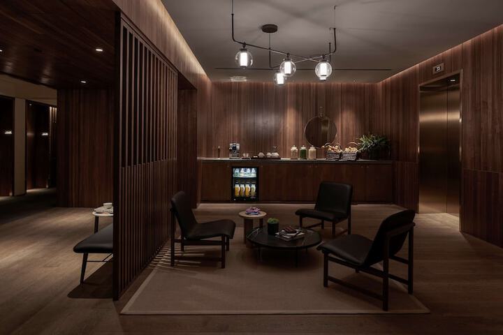 Entrance & Lobby