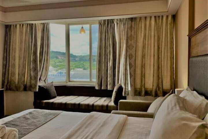 Room 14 of 64