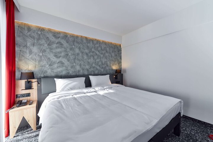 Room 12 of 73