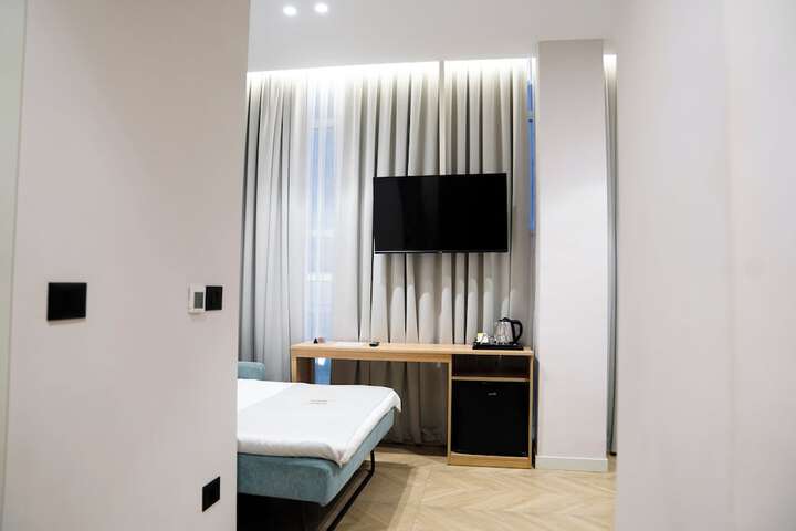 Room 127 of 249