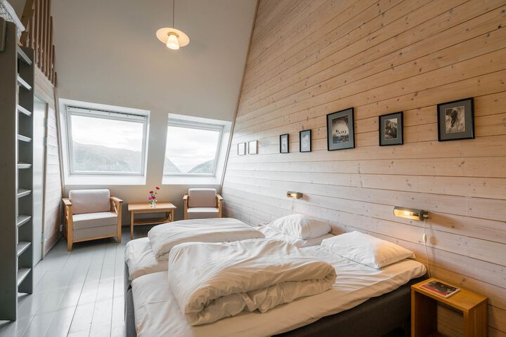 Room 3 of 39