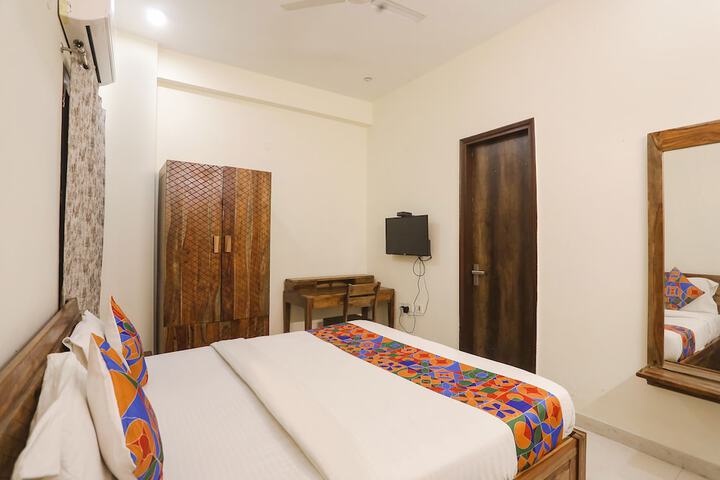 Room 17 of 25