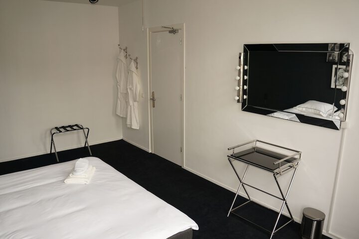 Room 9 of 59