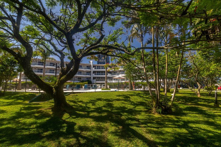 Hotel Exterior 52 of 57