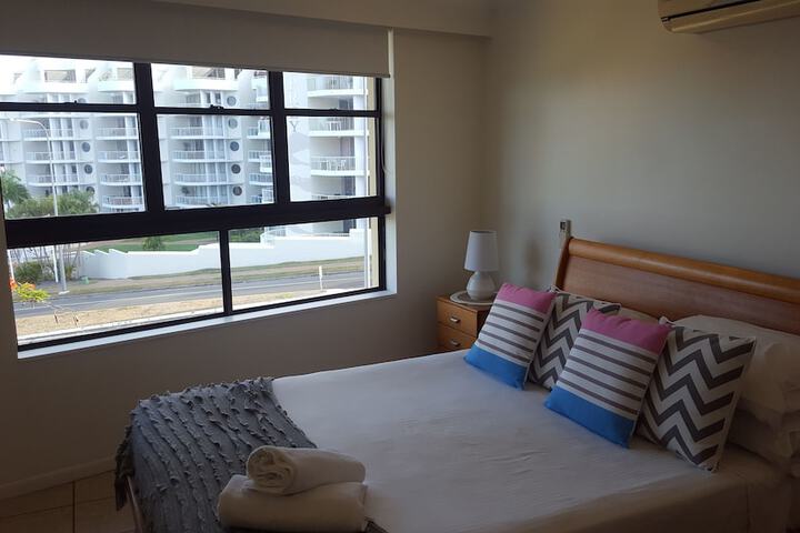 Room 18 of 200
