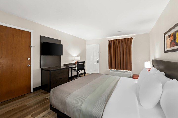 Room 14 of 30
