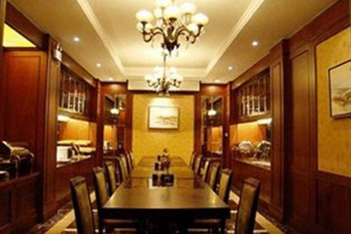 Dining 2 of 11
