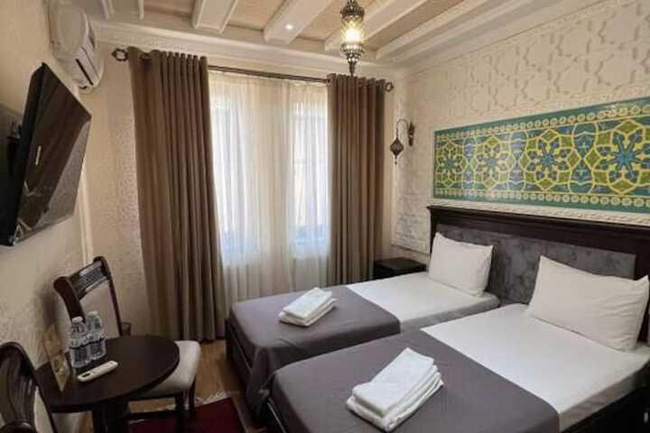 Room 4 of 43