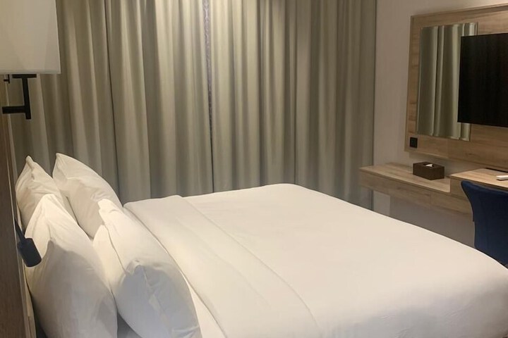 Room 14 of 23