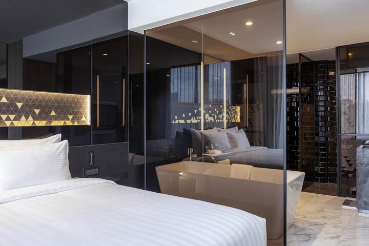 Room 13 of 74