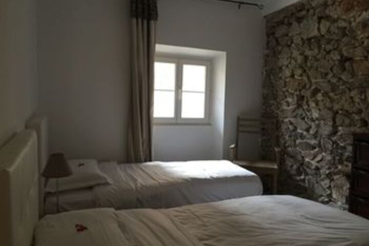 Room 49 of 200
