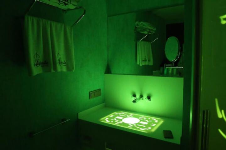 Room 18 of 46