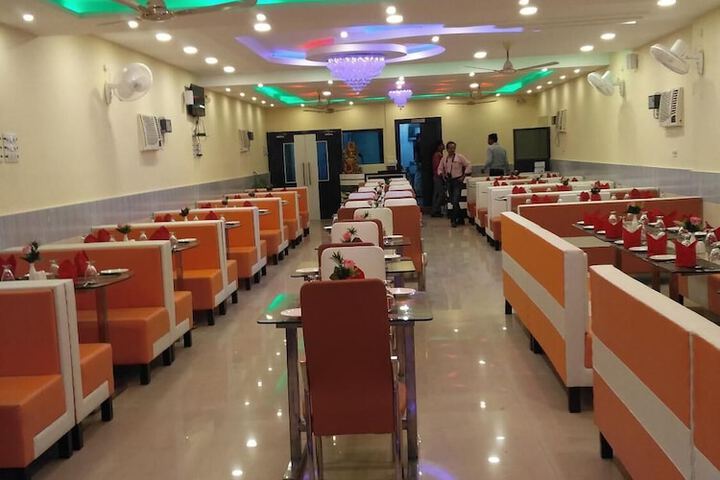Ballroom/Hall 49 of 50