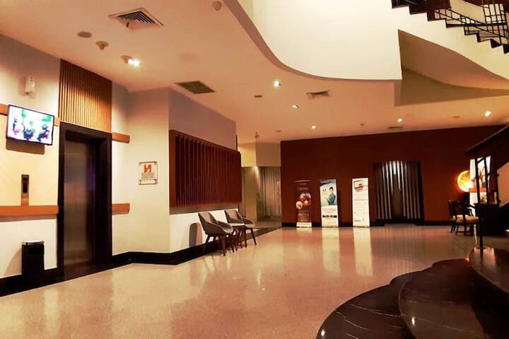 Guest Lobby