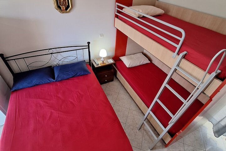 Room 50 of 116