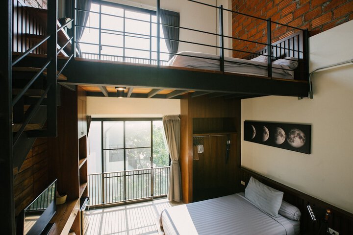Room 13 of 94