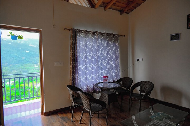 Room 4 of 20