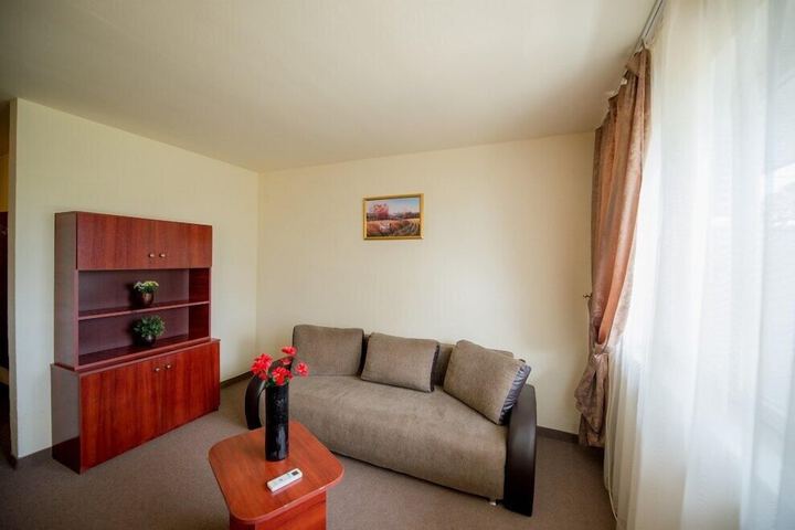 Room 13 of 32