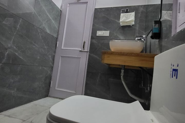Room 26 of 66