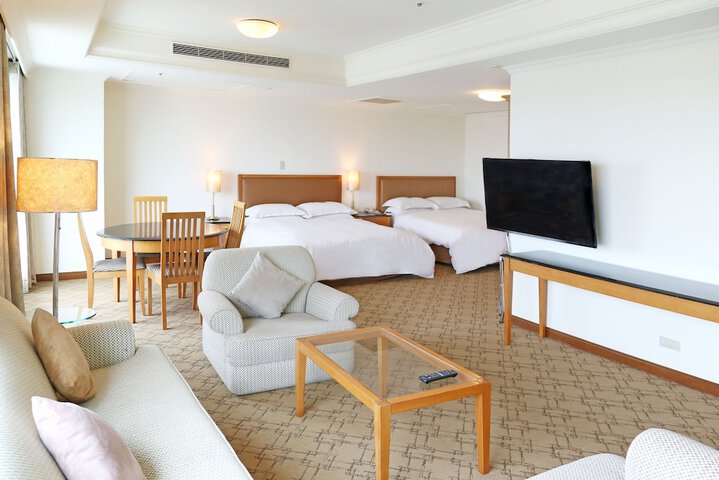 Room 3 of 23