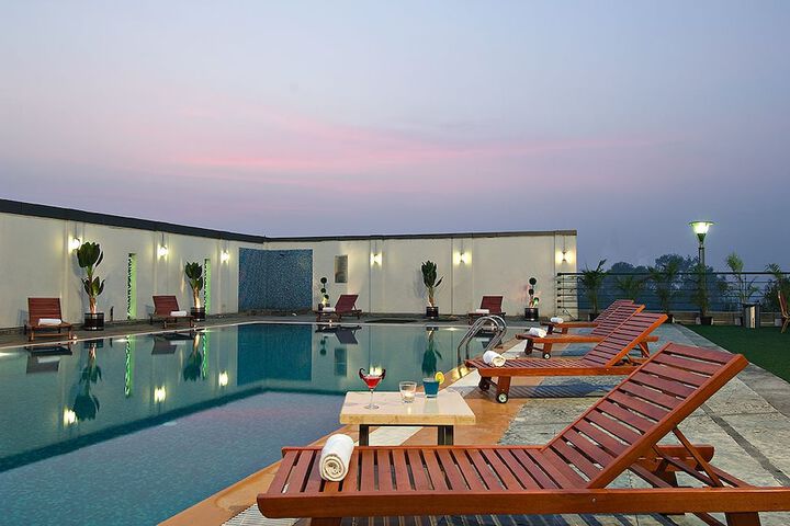 Pool 20 of 35