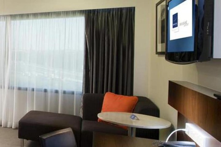 Room 5 of 40