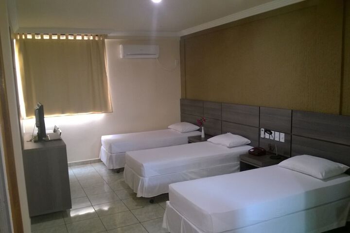 Room 13 of 22