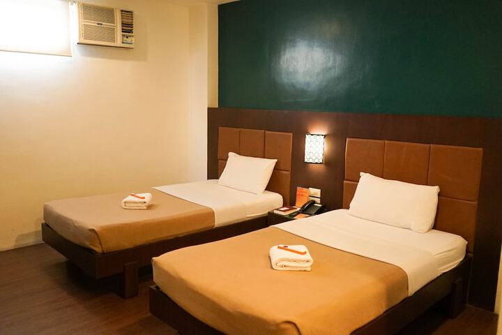 Room 8 of 42