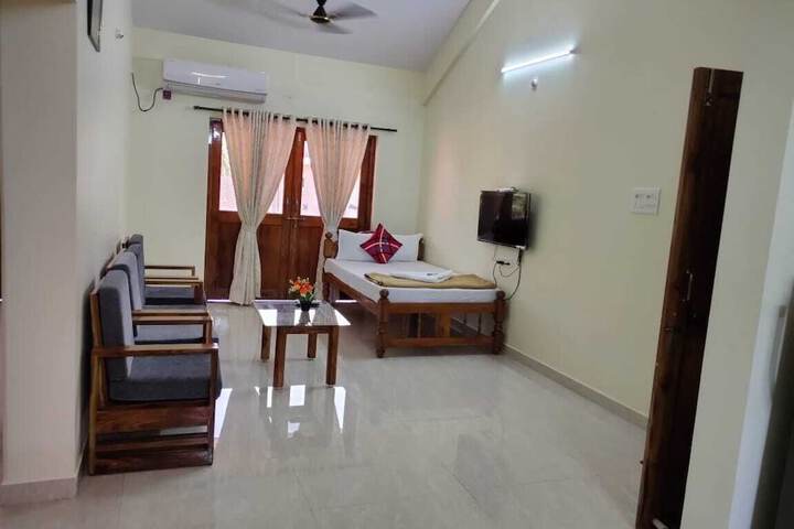 Room 2 of 17