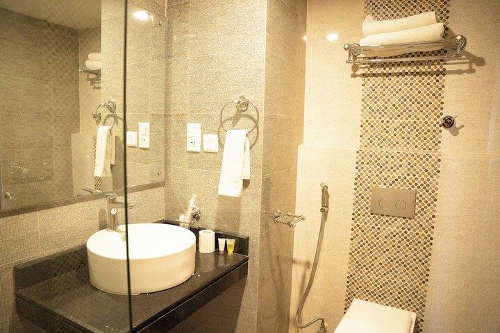 Room 80 of 98