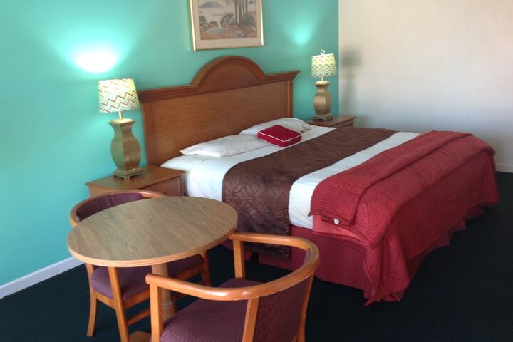 Room 10 of 21