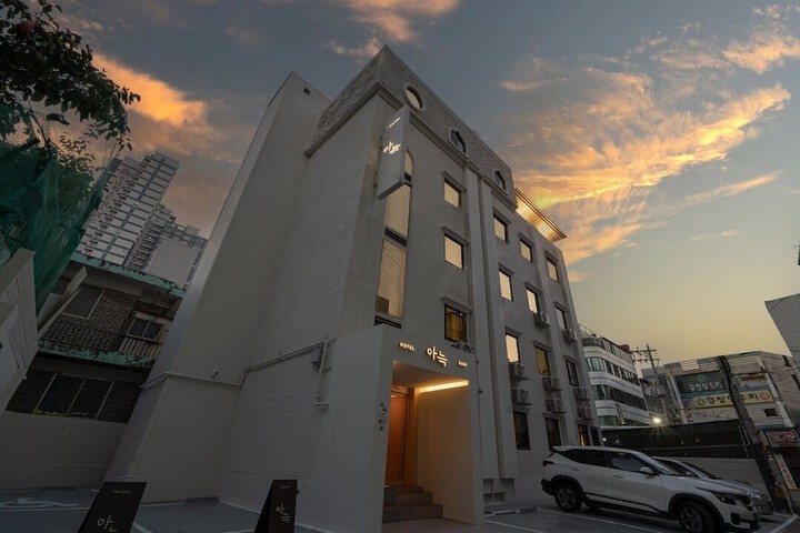 Hotel 99 of 100