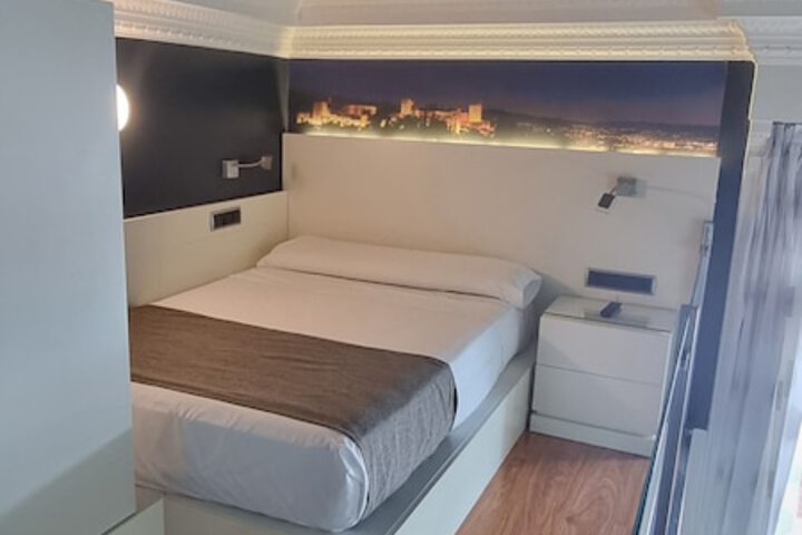 Room 26 of 68
