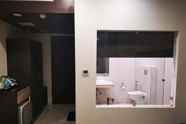 Room 54 of 98