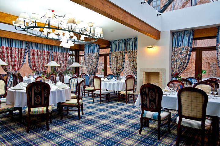 Dining 56 of 72