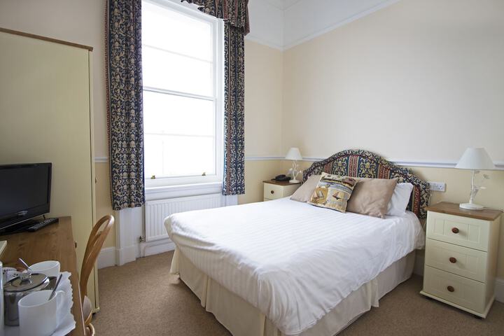 Room 25 of 74