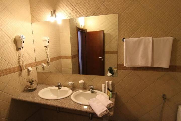 Room 20 of 27